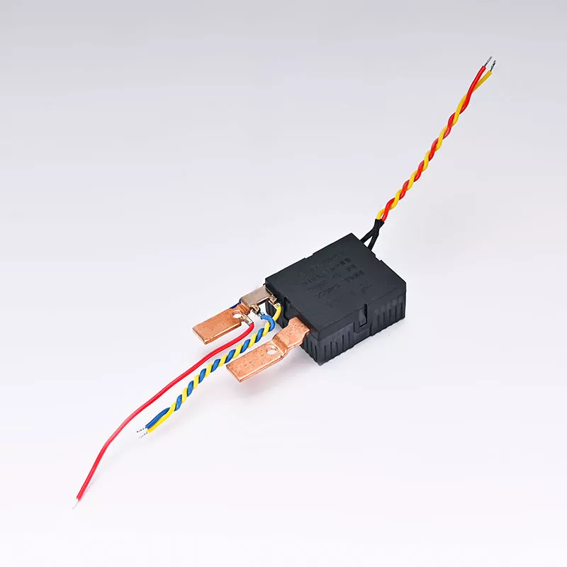 Enfaset 2P-skinnetype venstre-i-høyre-ut låserelé